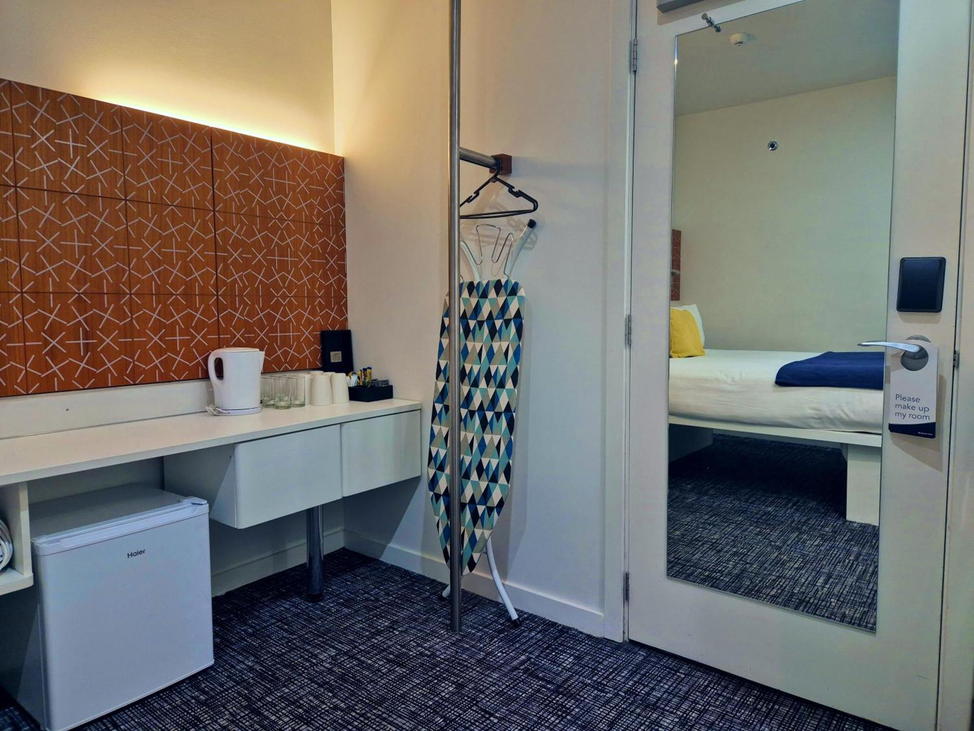 Breakfree On Cashel, An Accor