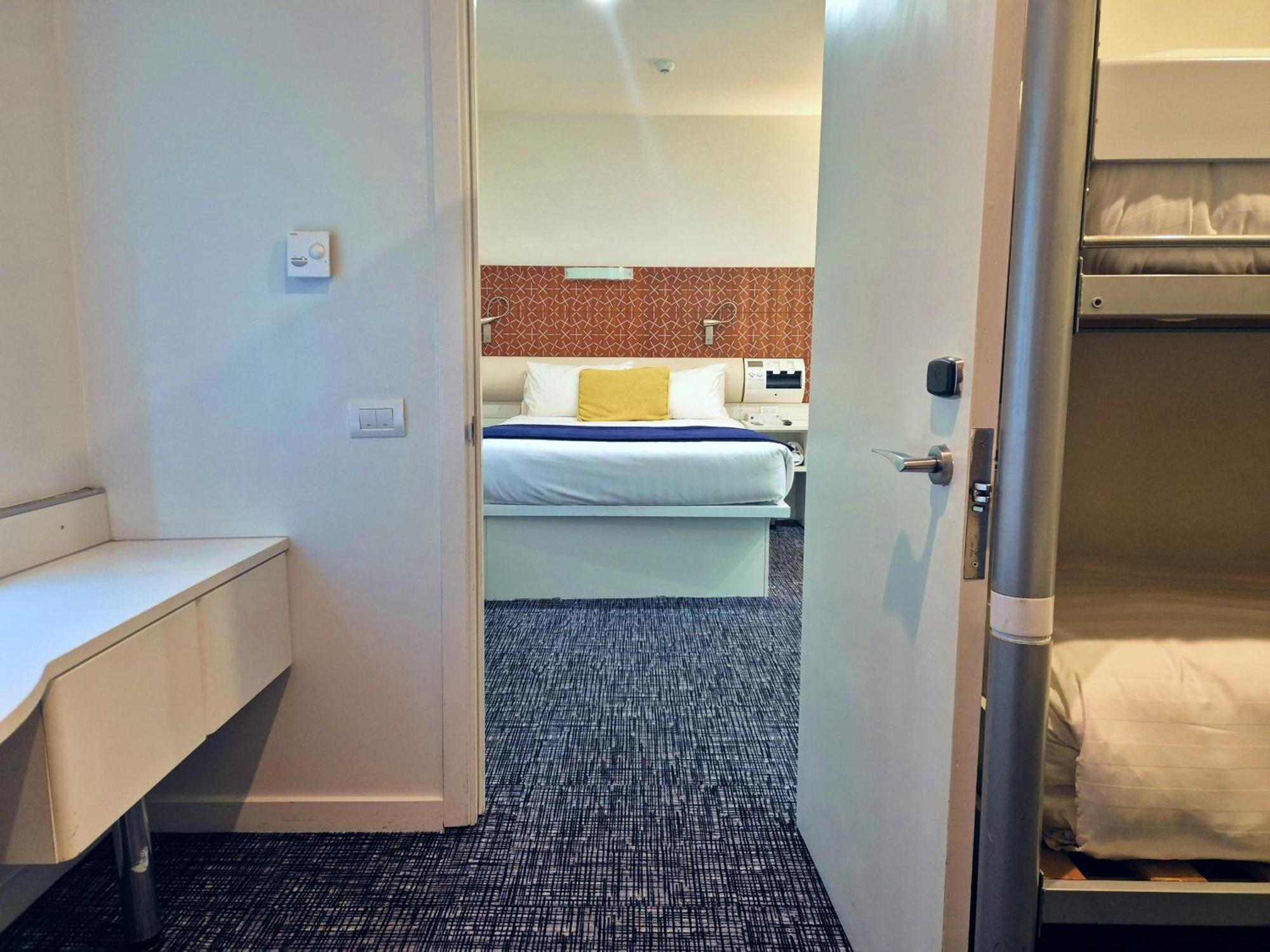 Breakfree On Cashel, An Accor 3*